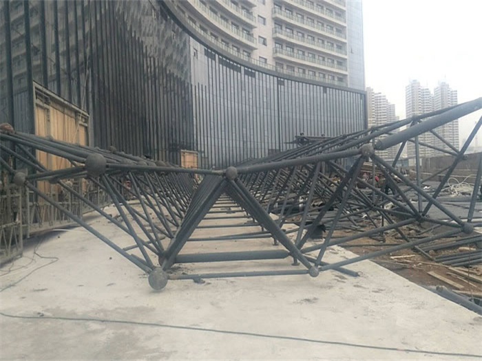 赤峰万豪酒店雨棚网架